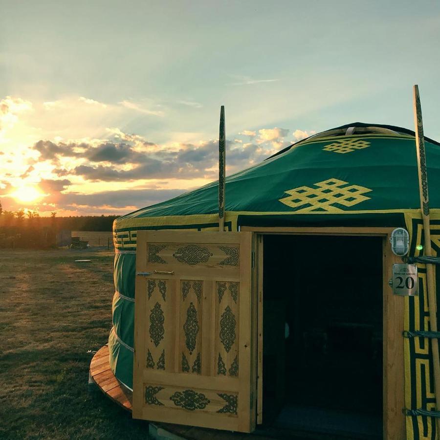 Yourte Nomade-Lodge, La Chapelle-Gauthier, France 